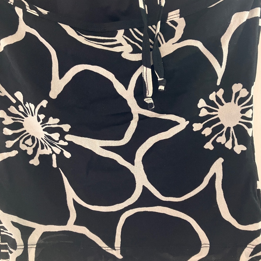GUESS BLACK &WHITE FLORAL HALTER - Picture 12 of 14